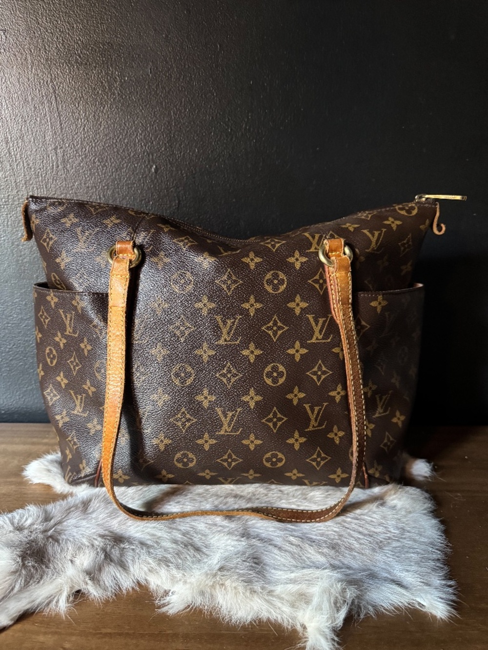 Authentic Louis Vuitton Totally MM Tote Bag